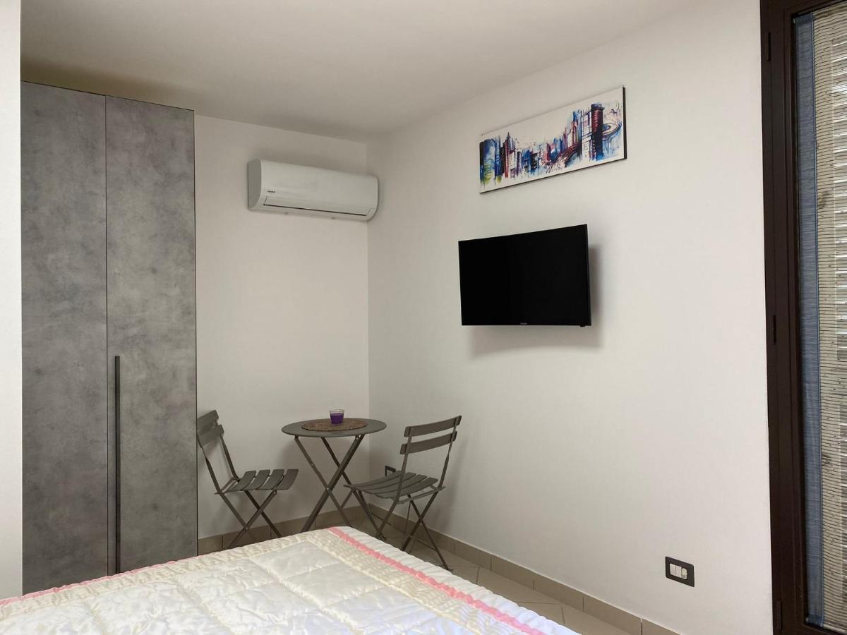 Room Mazzini Lecce Exterior photo